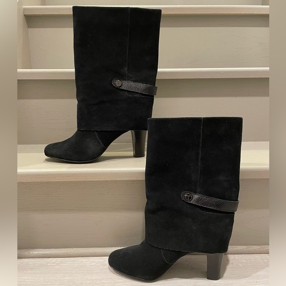 Tahari Suede Heels - Picture 1 of 6